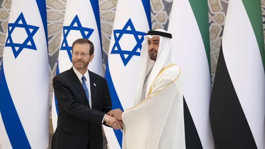 Israeli President Isaac Herzog and UAE's Sheikh Mohamed bin Zayed Al Nahyan