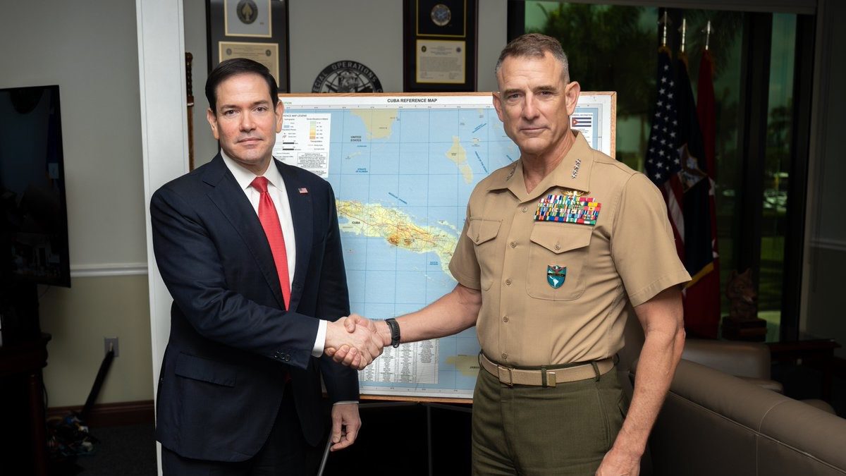 US Secretary of State Marco Rubio and SOUTHCOM commander Gen. Francis L. Donovan