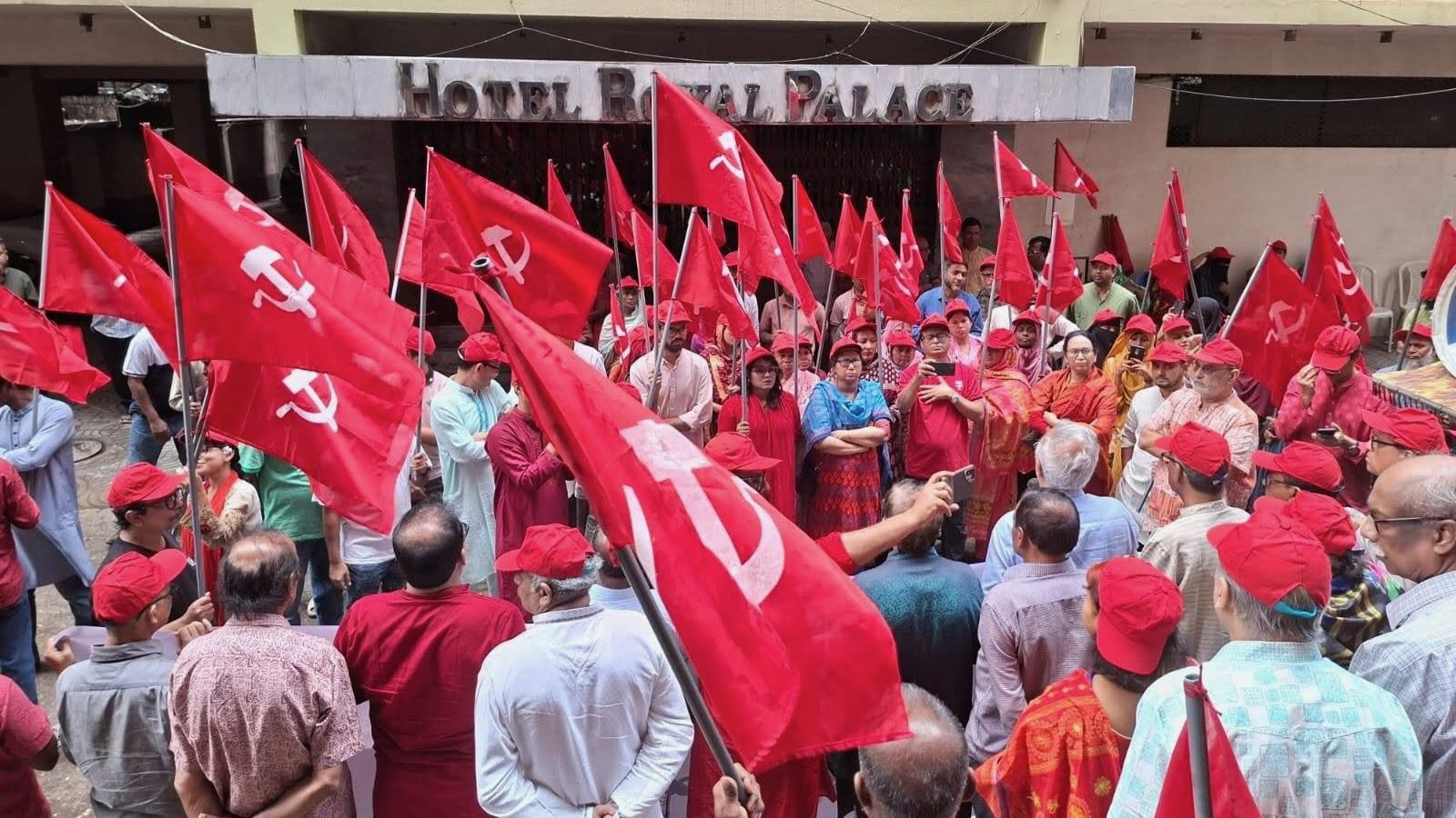 uaw united auto workers palestine gaza ceasefire - BT News Workers in Bangladesh raise red flags with the hammer and sickle